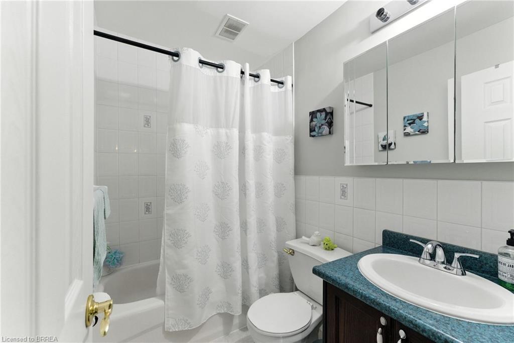 7-612 Grey Street, Brantford, ON - Indoor Photo Showing Bathroom