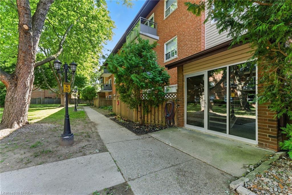 7-612 Grey Street, Brantford, ON - Outdoor
