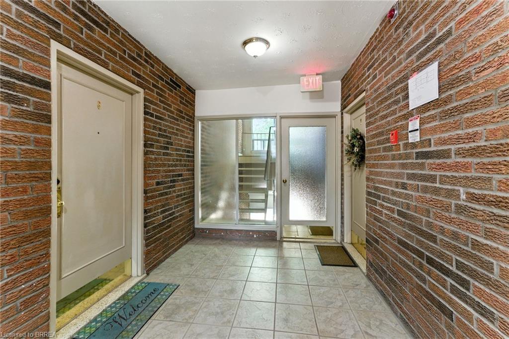 7-612 Grey Street, Brantford, ON - Indoor Photo Showing Other Room