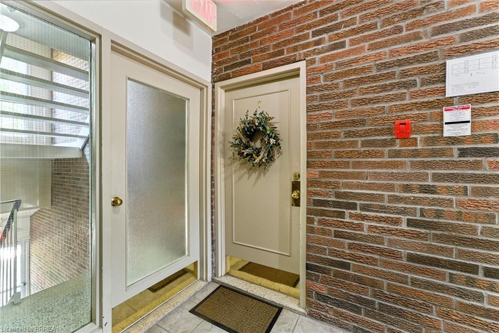 7-612 Grey Street, Brantford, ON - Indoor Photo Showing Other Room
