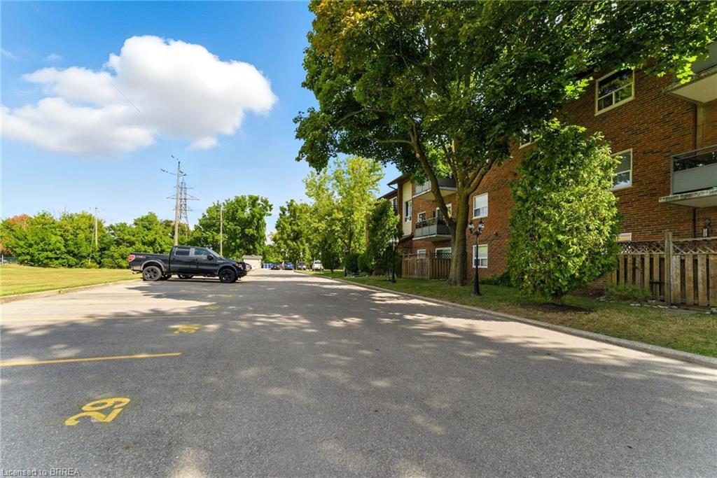 7-612 Grey Street, Brantford, ON - Outdoor