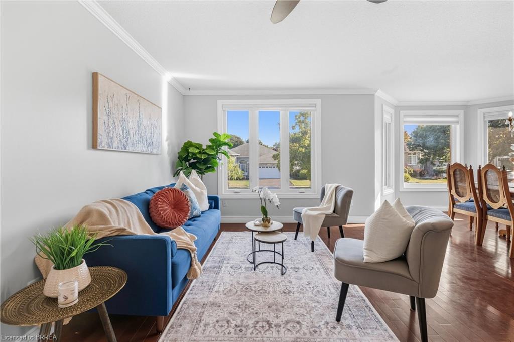 6 Mccormick Way, Brantford, ON - Indoor Photo Showing Living Room