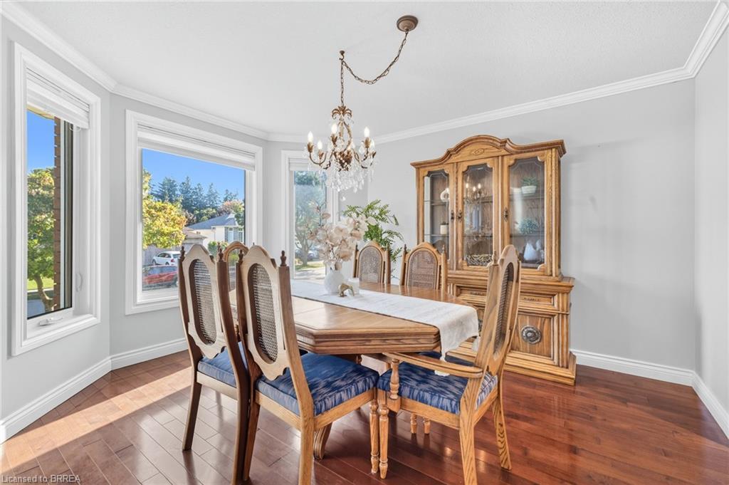 6 Mccormick Way, Brantford, ON - Indoor Photo Showing Dining Room