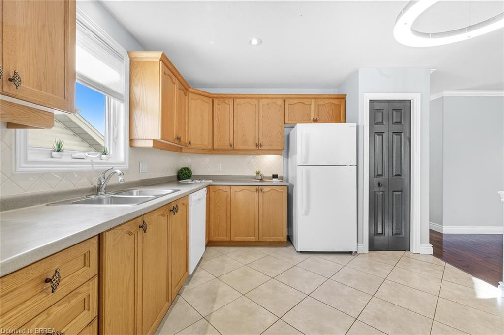 6 Mccormick Way, Brantford, ON - Indoor Photo Showing Kitchen With Double Sink