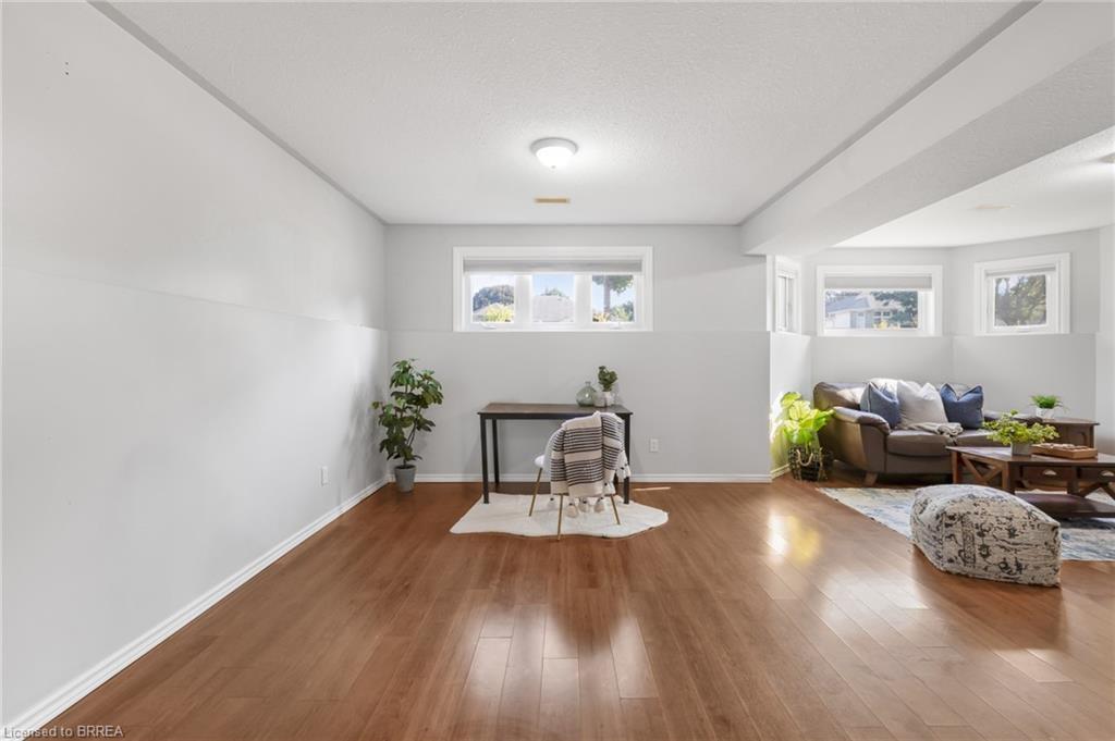 6 Mccormick Way, Brantford, ON - Indoor