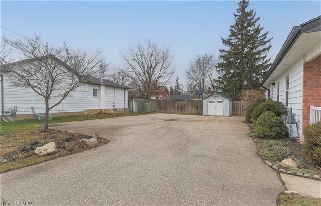 19-A Creeden Street, Paris, ON - Outdoor