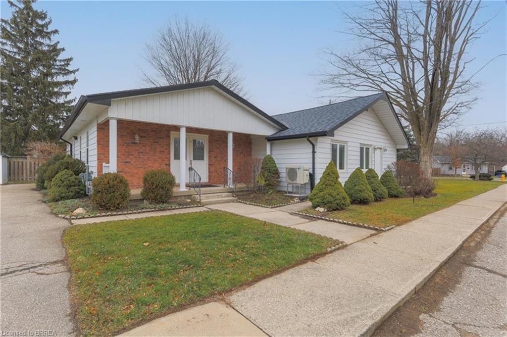 19-A Creeden Street, Paris, ON - Outdoor With Facade