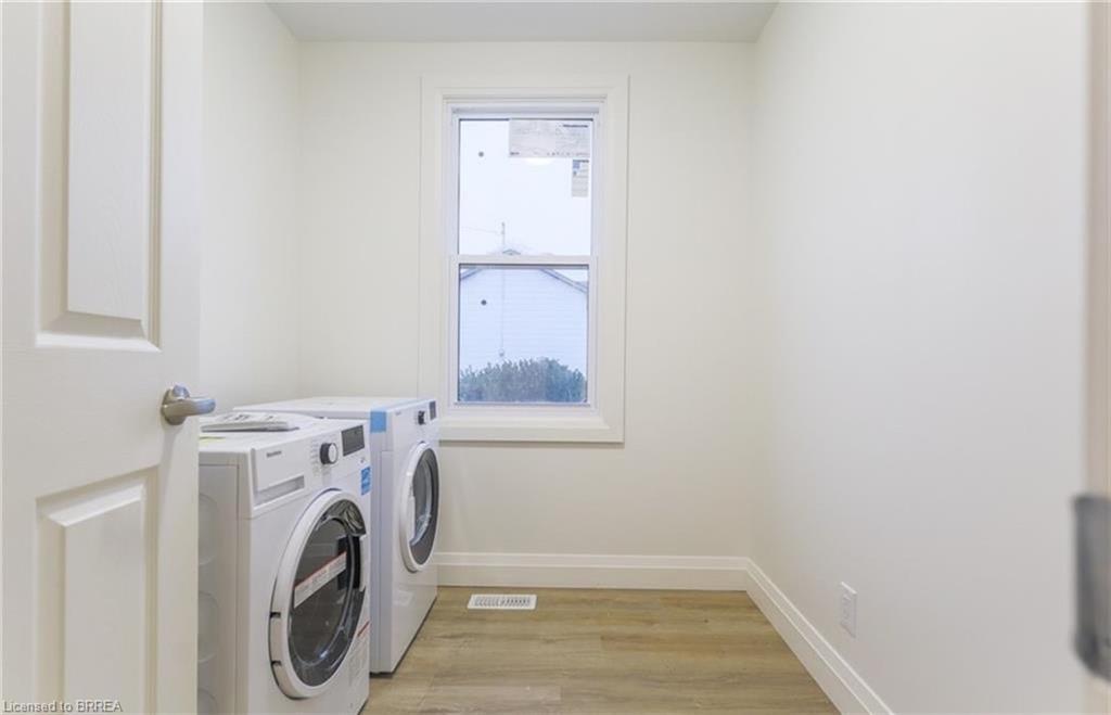 19-A Creeden Street, Paris, ON - Indoor Photo Showing Laundry Room