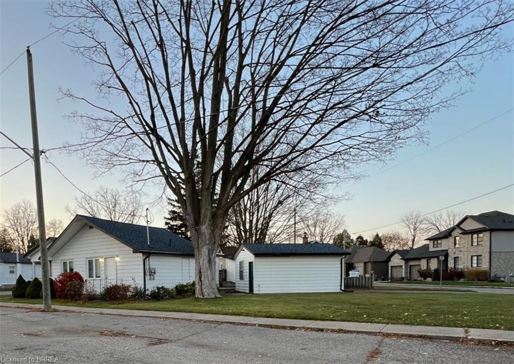 19-B Creeden Street, Paris, ON - Outdoor