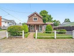 11 West Church Street Waterford, ON N0E 1Y0