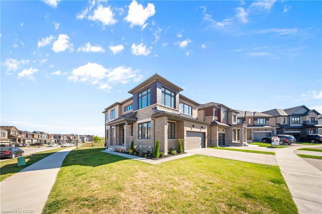 1 Bee Crescent, Brantford, ON - Outdoor