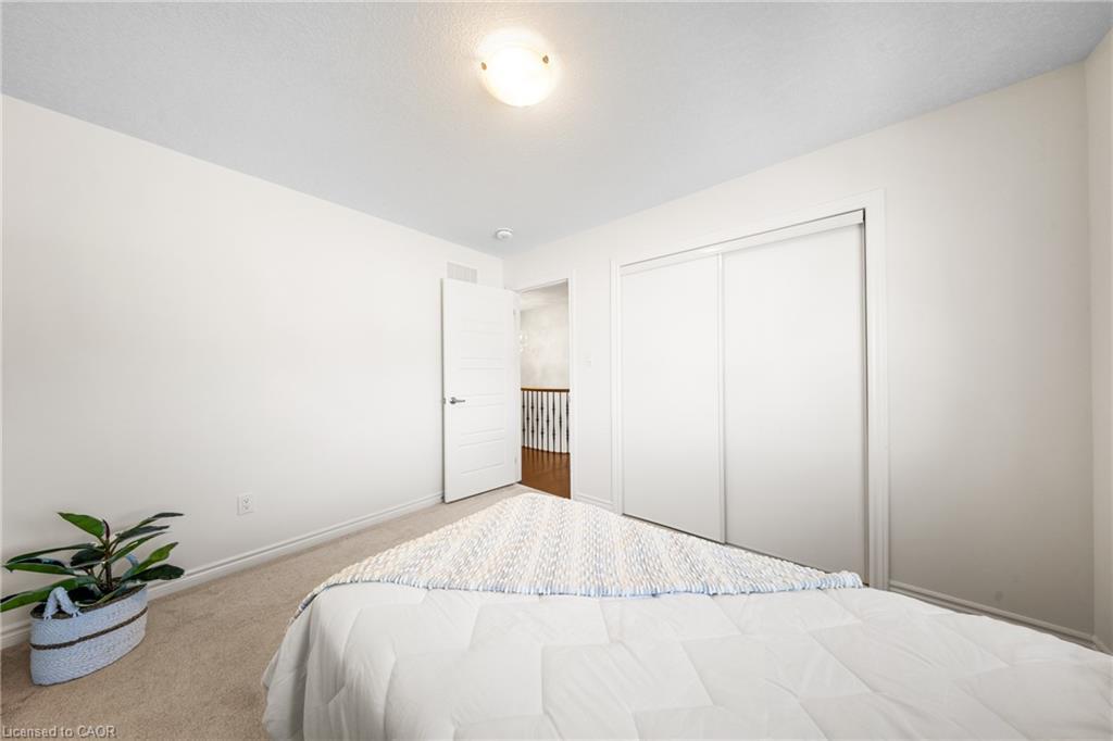 1 Bee Crescent, Brantford, ON - Indoor Photo Showing Bedroom