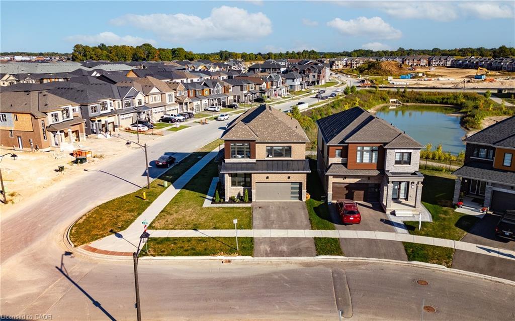 1 Bee Crescent, Brantford, ON - Outdoor