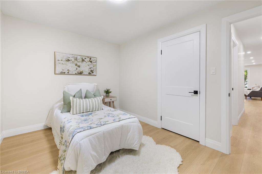 9 Ventnor Court, Brantford, ON - Indoor Photo Showing Bedroom