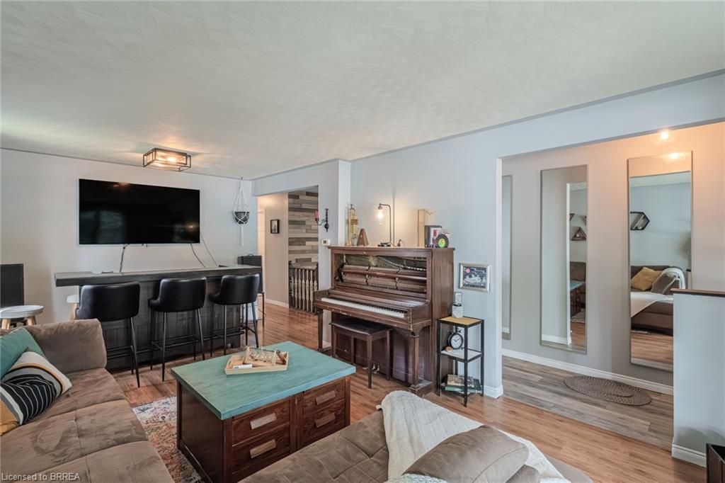 57 Thompson Drive, Port Dover, ON - Indoor Photo Showing Living Room