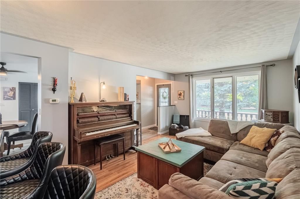 57 Thompson Drive, Port Dover, ON - Indoor Photo Showing Living Room