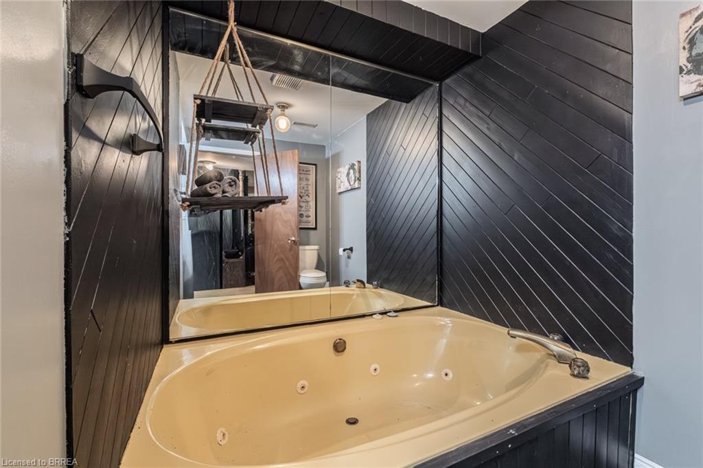 57 Thompson Drive, Port Dover, ON - Indoor Photo Showing Bathroom