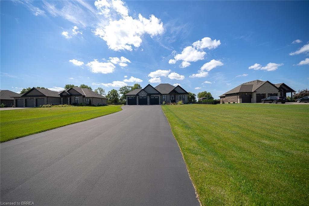 21 Tedley Boulevard, Brantford, ON - Outdoor