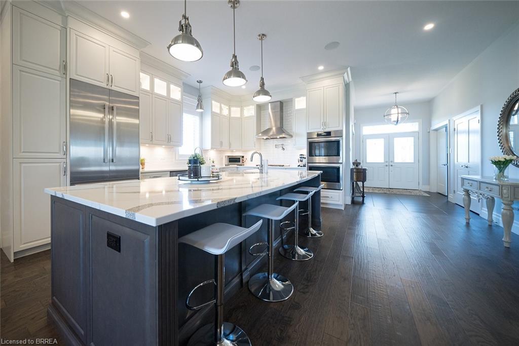 21 Tedley Boulevard, Brantford, ON - Indoor Photo Showing Kitchen With Upgraded Kitchen