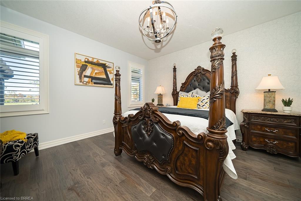 21 Tedley Boulevard, Brantford, ON - Indoor Photo Showing Bedroom