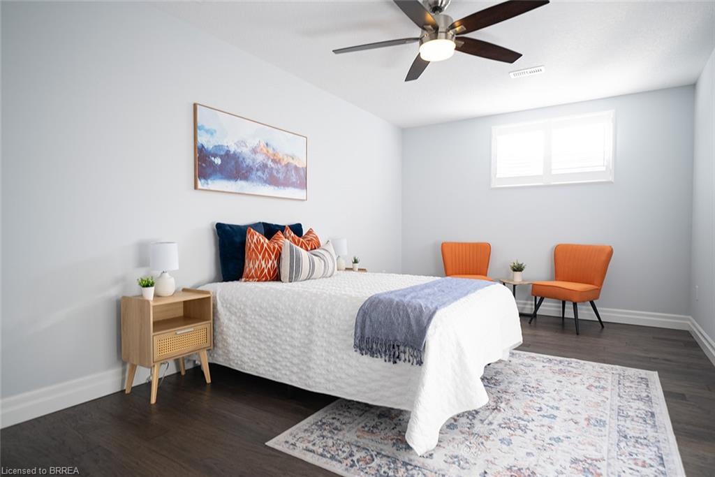 21 Tedley Boulevard, Brantford, ON - Indoor Photo Showing Bedroom