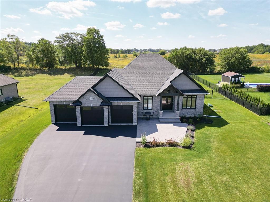 21 Tedley Boulevard, Brantford, ON - Outdoor