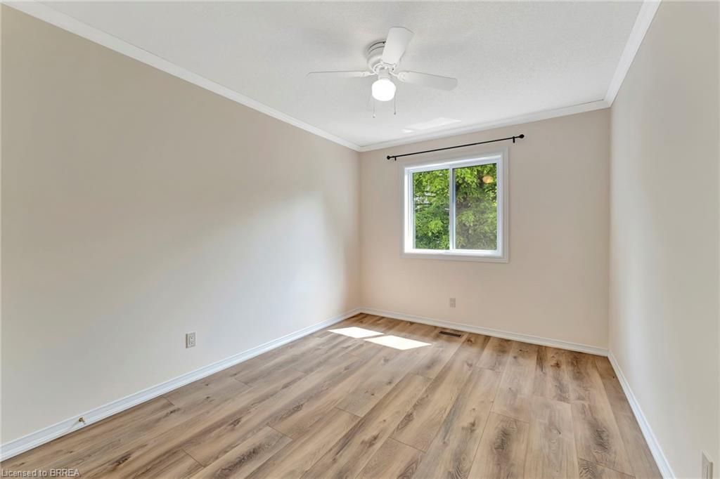 26-31 Moss Boulevard, Dundas, ON - Indoor Photo Showing Other Room