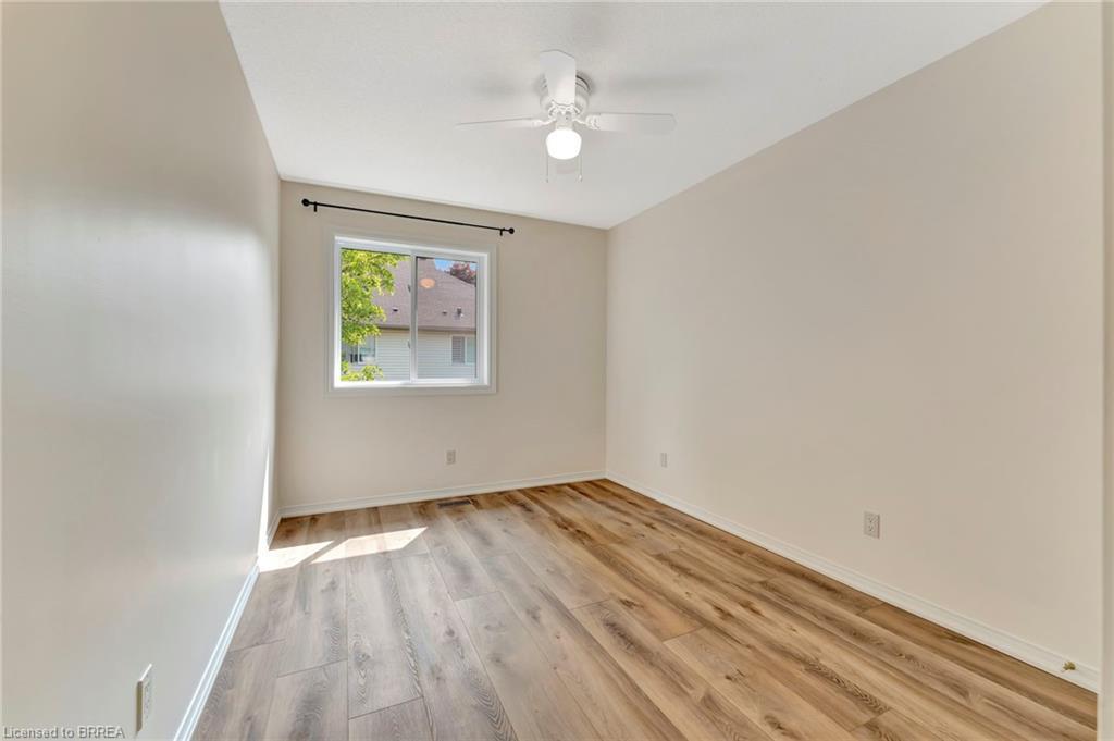 26-31 Moss Boulevard, Dundas, ON - Indoor Photo Showing Other Room