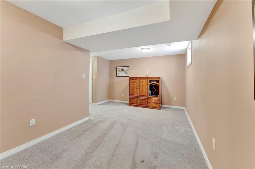 26-31 Moss Boulevard, Dundas, ON - Indoor