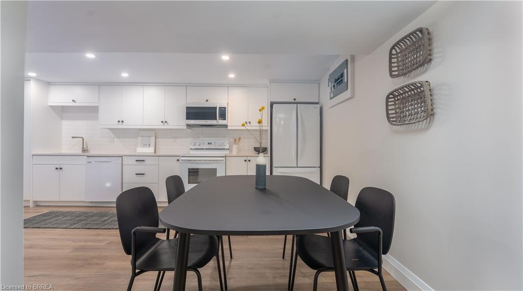 75 Henderson Avenue, Brantford, ON - Indoor