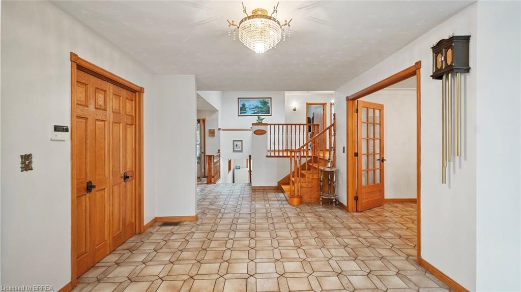 90 North Park Street, Brantford, ON - Indoor Photo Showing Other Room