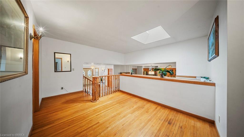 90 North Park Street, Brantford, ON - Indoor Photo Showing Other Room