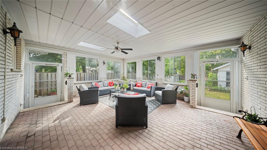 90 North Park Street, Brantford, ON - With Exterior