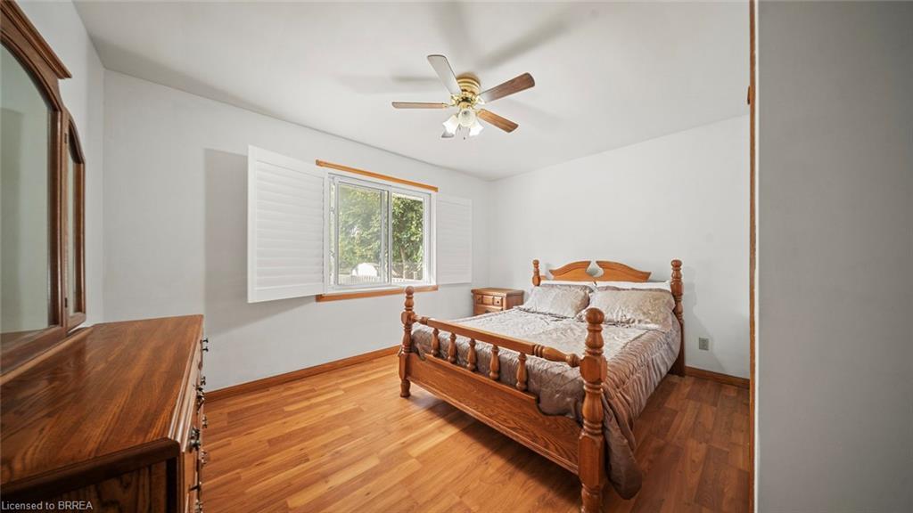 90 North Park Street, Brantford, ON - Indoor Photo Showing Bedroom