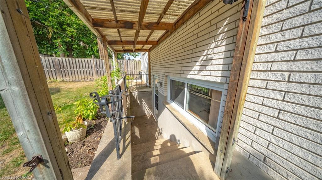 90 North Park Street, Brantford, ON - Outdoor With Exterior