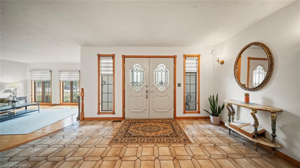 90 North Park Street, Brantford, ON - Indoor Photo Showing Other Room