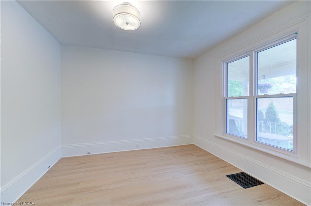 174-176 Darling Street, Brantford, ON