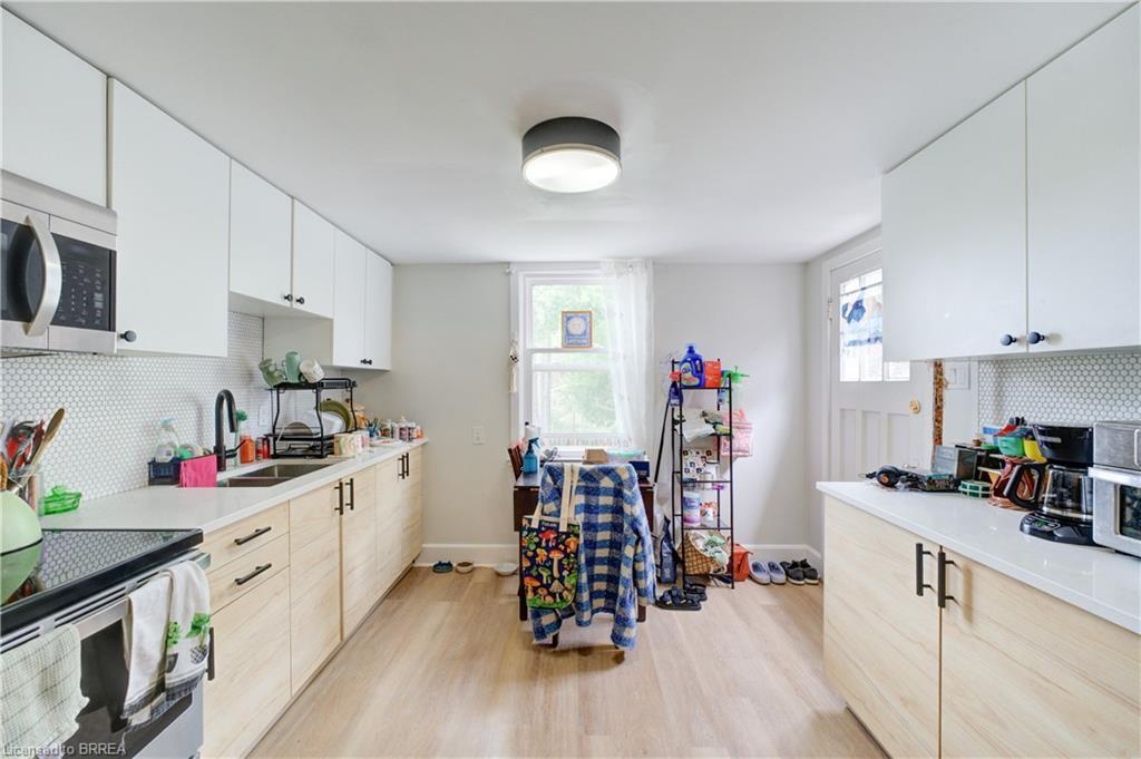 174-176 Darling Street, Brantford, ON