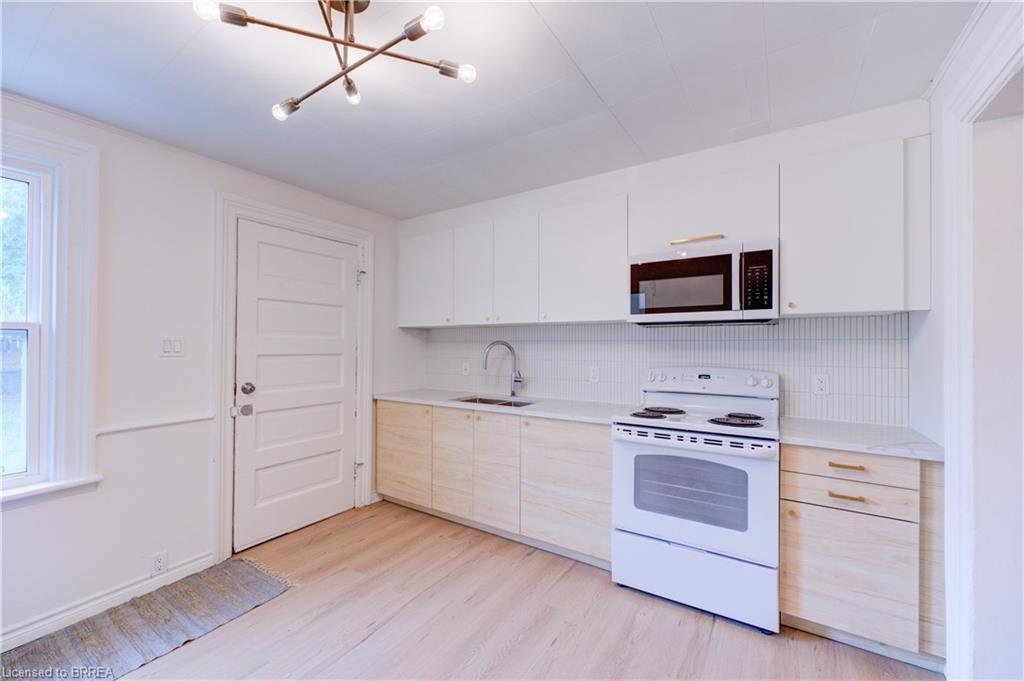 174-176 Darling Street, Brantford, ON