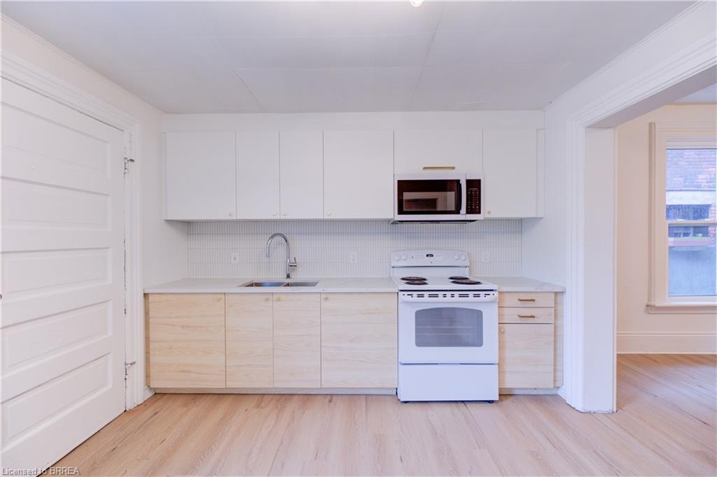 174-176 Darling Street, Brantford, ON