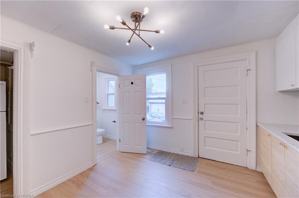 174-176 Darling Street, Brantford, ON