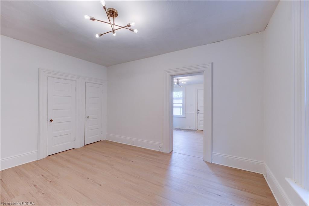 174-176 Darling Street, Brantford, ON - Indoor Photo Showing Other Room