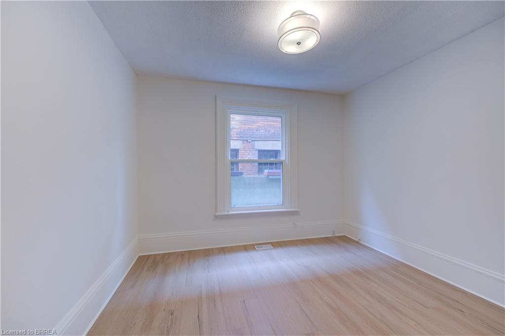 174-176 Darling Street, Brantford, ON - Indoor Photo Showing Other Room