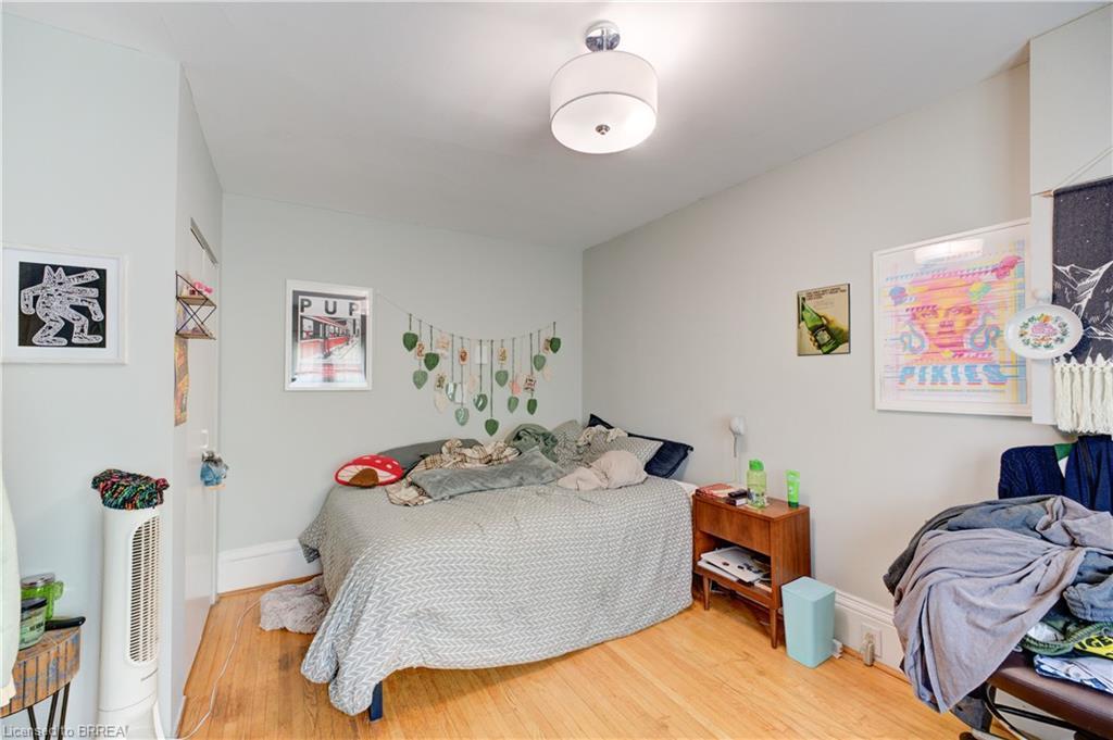 174-176 Darling Street, Brantford, ON - Indoor Photo Showing Bedroom