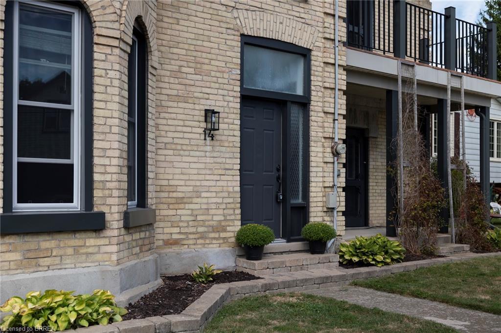 14 Elgin Street W, Norwich, ON - Outdoor With Facade