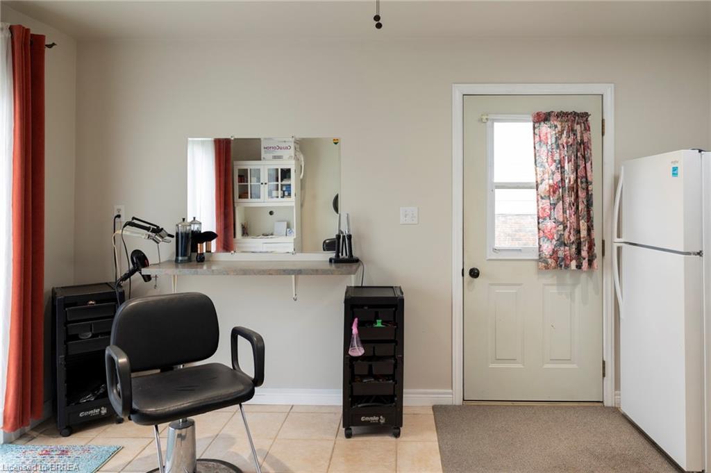 14 Elgin Street W, Norwich, ON - Indoor