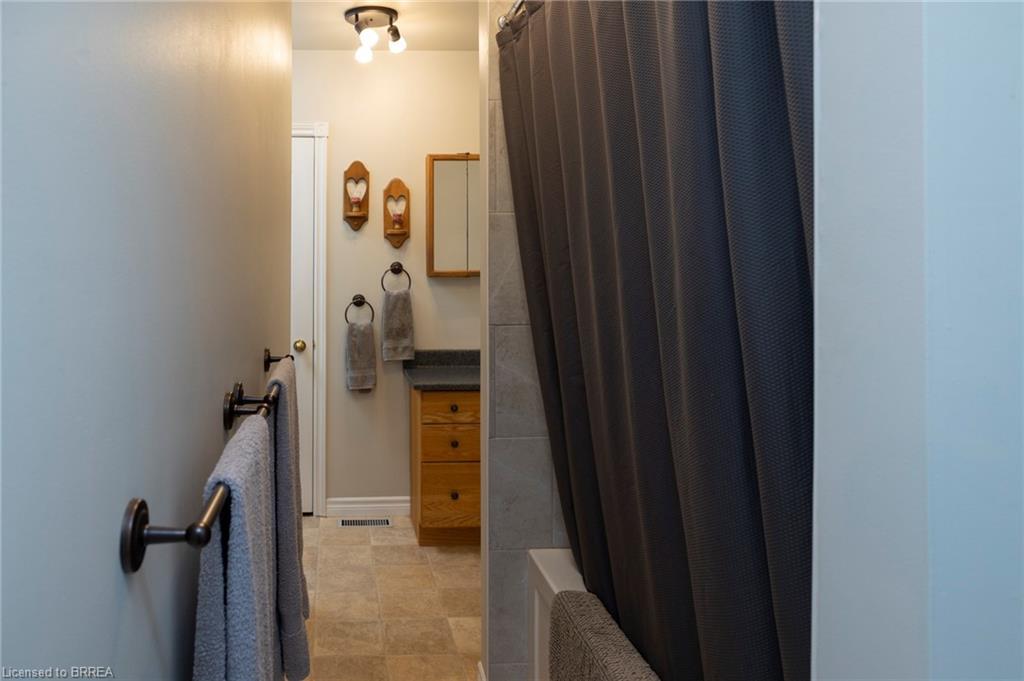 14 Elgin Street W, Norwich, ON - Indoor