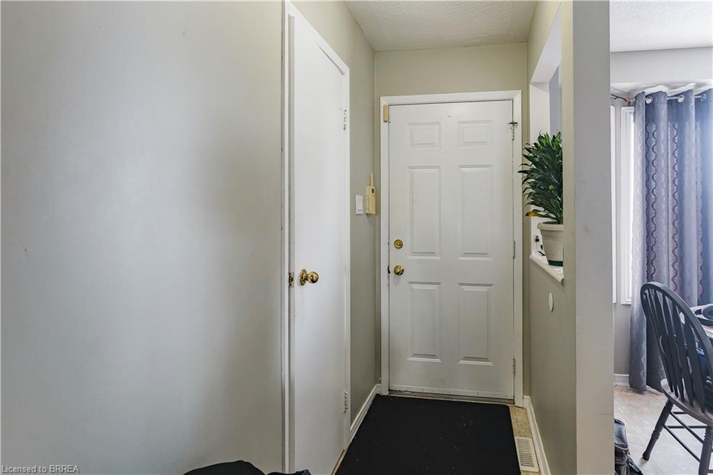 31-1115 Nellis Street, Woodstock, ON - Indoor Photo Showing Other Room