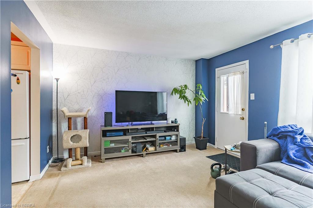 31-1115 Nellis Street, Woodstock, ON - Indoor Photo Showing Other Room