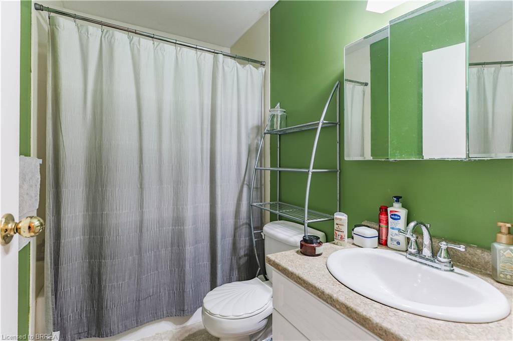 31-1115 Nellis Street, Woodstock, ON - Indoor Photo Showing Bathroom